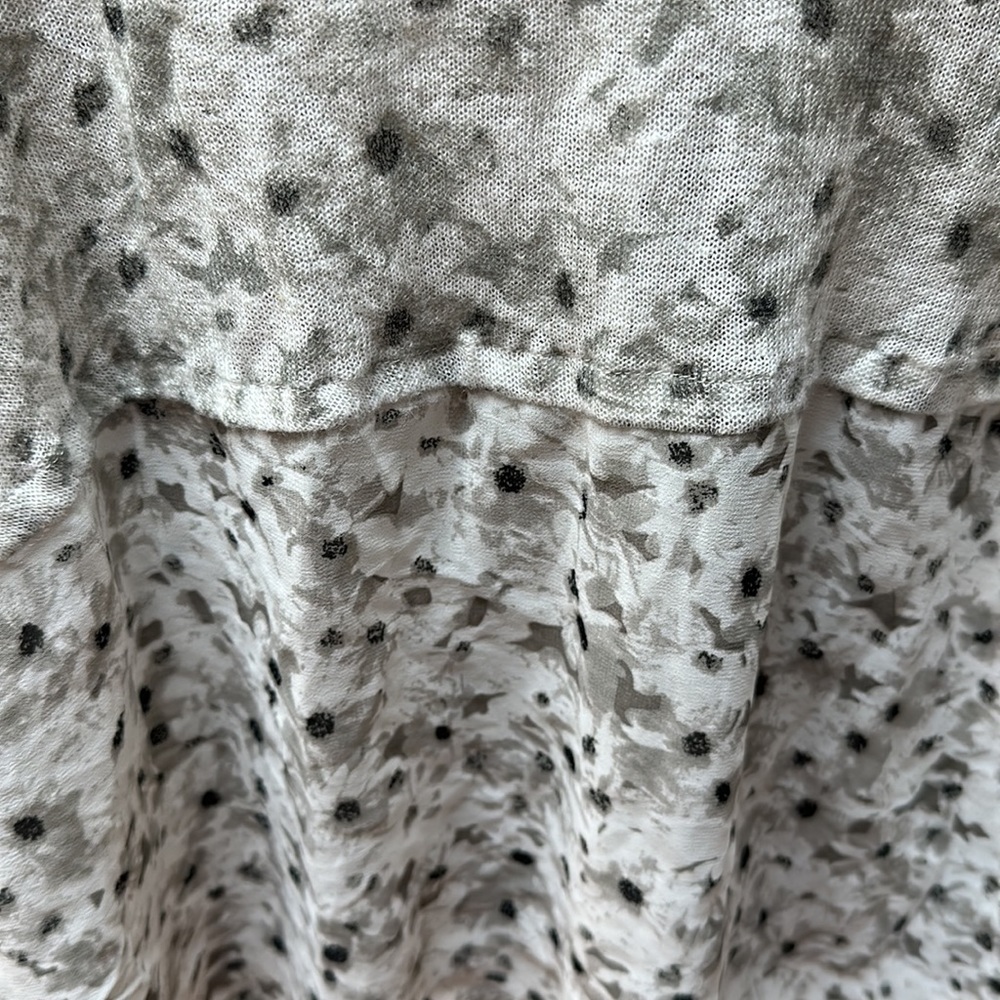 Patterned Button-Up Cardigan - Picture 4 of 4